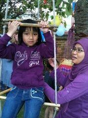 Fia and Muthia.JPG gf.jpg